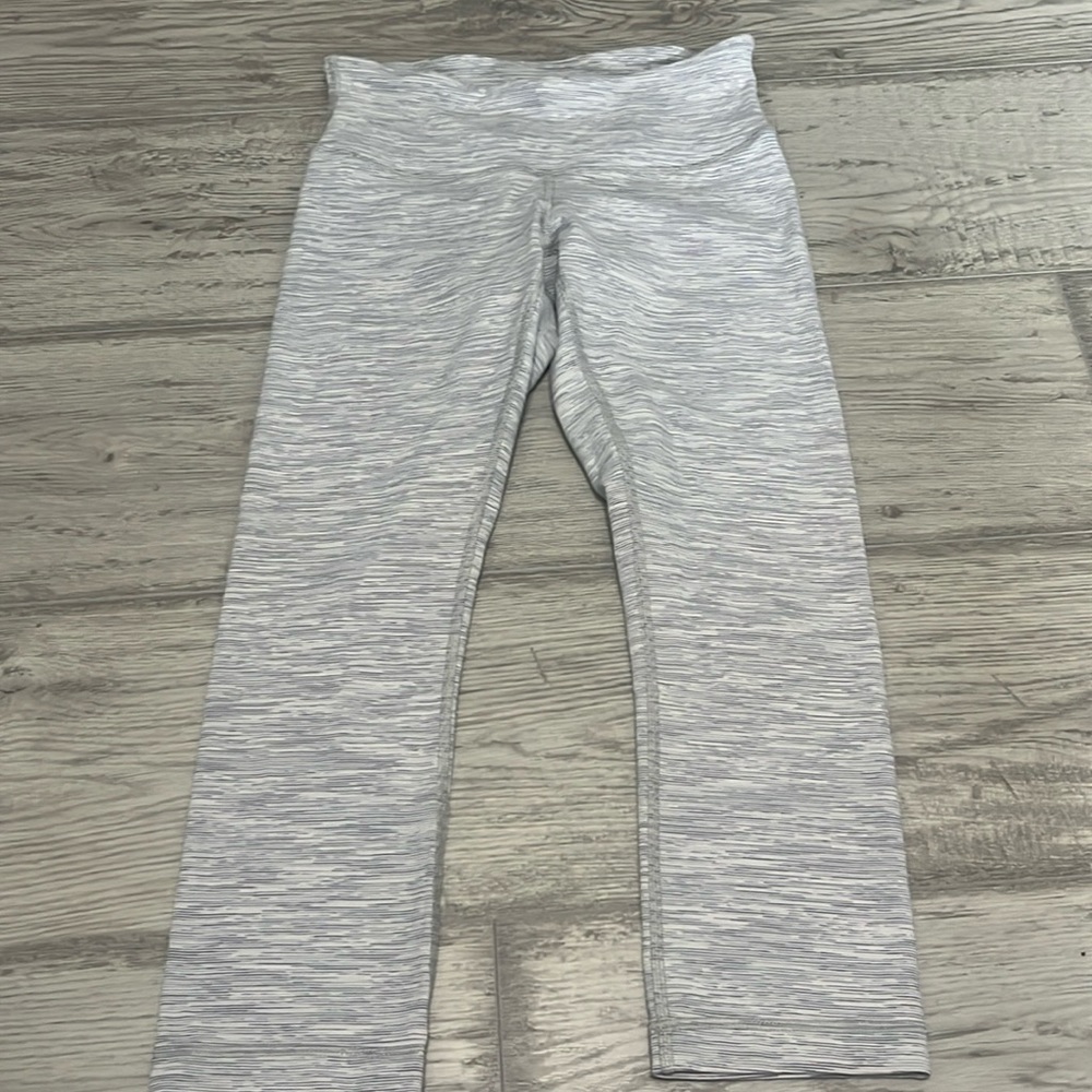 Lululemon Wunder Under striped gray size 4